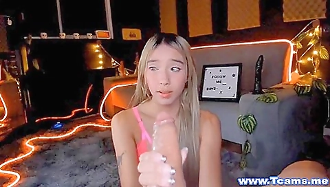 Blonde Tranny Sucking Big Dick