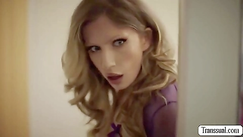 Jade Venus Lets Friend Watch While Shes Getting